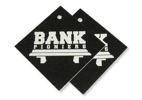 bedrukte hangtag kaartje met gaatje label opdruk zwart wit mat karton papier bankpionier G.945x661